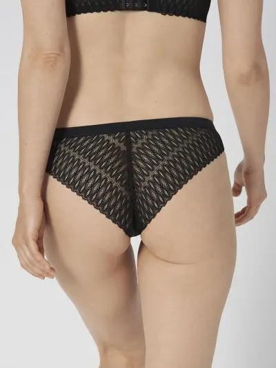 FIGI TRIUMPH AURA SPOTLIGHT BRAZILIAN