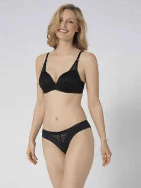 FIGI TRIUMPH AURA SPOTLIGHT BRAZILIAN