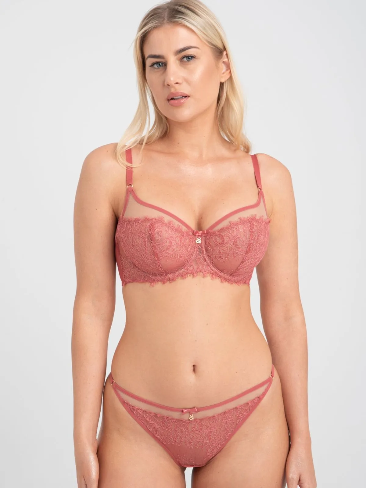 FIGI SAMANTA NAOMI C300