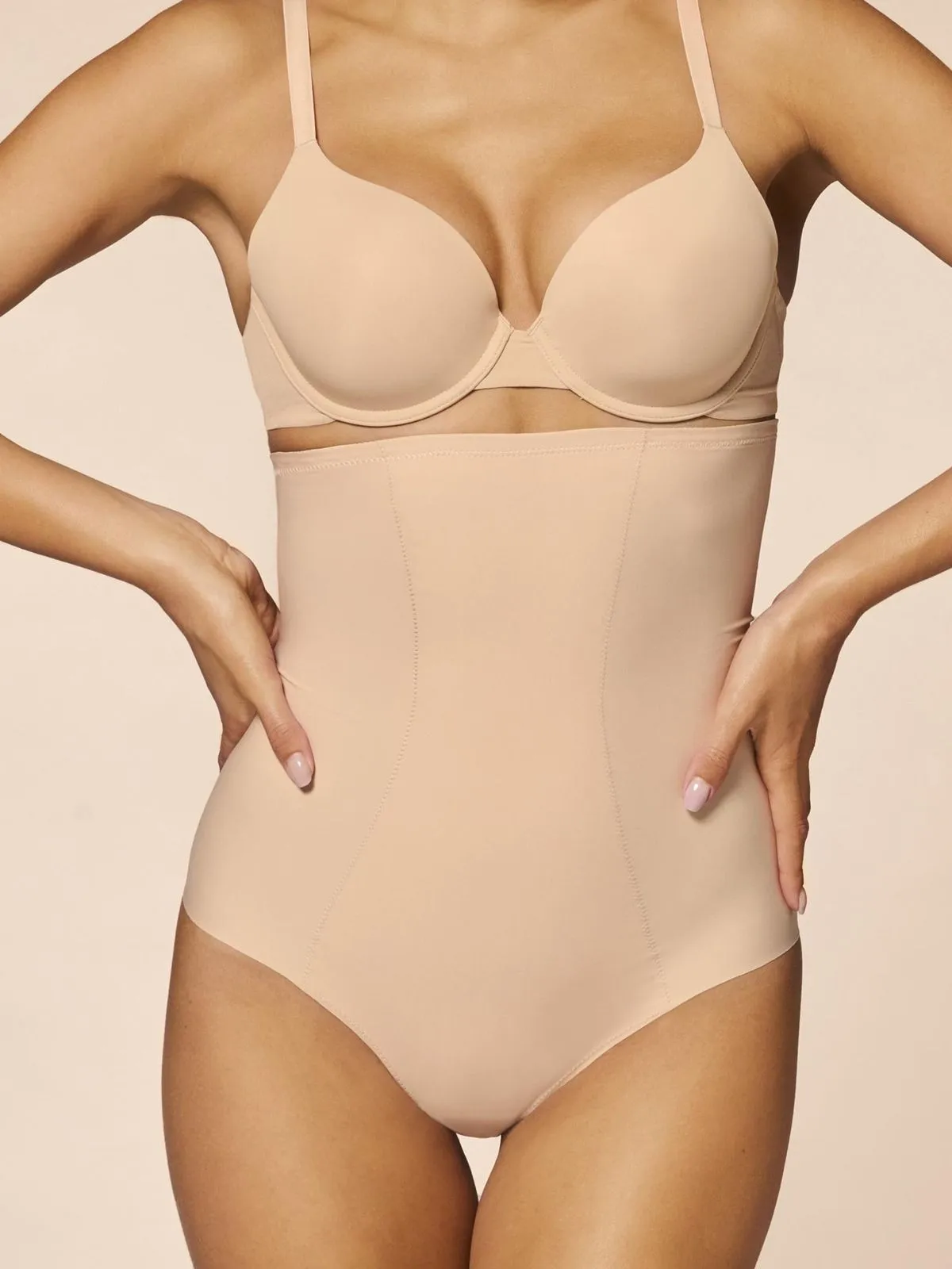 FIGI SIMONE PERELE STORY 1F6774 MODELUJĄCE