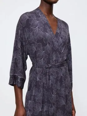 SZLAFROK TRIUMPH AURA SPOTLIGHT ROBE 01