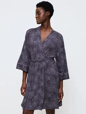 SZLAFROK TRIUMPH AURA SPOTLIGHT ROBE 01