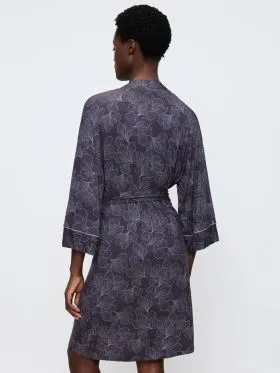 SZLAFROK TRIUMPH AURA SPOTLIGHT ROBE 01