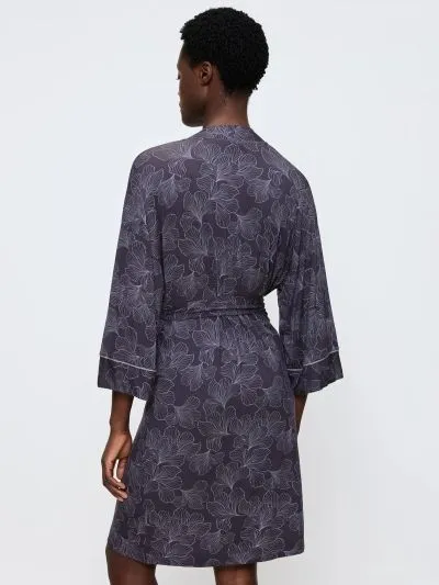 SZLAFROK TRIUMPH AURA SPOTLIGHT ROBE 01