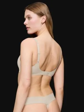 BIUSTONOSZ TRIUMPH BODY MAKE-UP ILLUSION WP EX