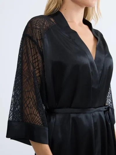 SZLAFROK TRIUMPH A WEEKEND TO REMEMBER ROBE