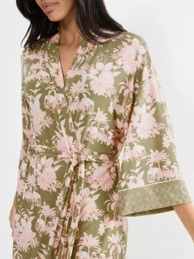 SZLAFROK TRIUMPH AURA SPOTLIGHT ROBE 01