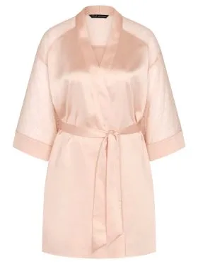 SZLAFROK TRIUMPH A WEEKEND TO REMEMBER ROBE