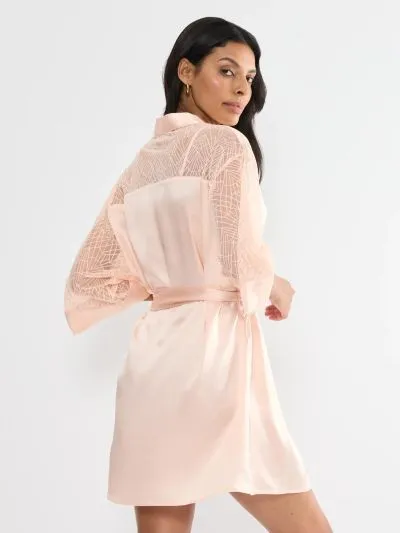 SZLAFROK TRIUMPH A WEEKEND TO REMEMBER ROBE