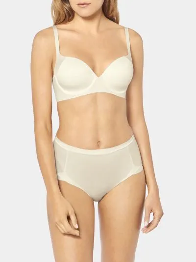 BIUSTONOSZ TRIUMPH BODY MAKE-UP SOFT TOUCH WP EX