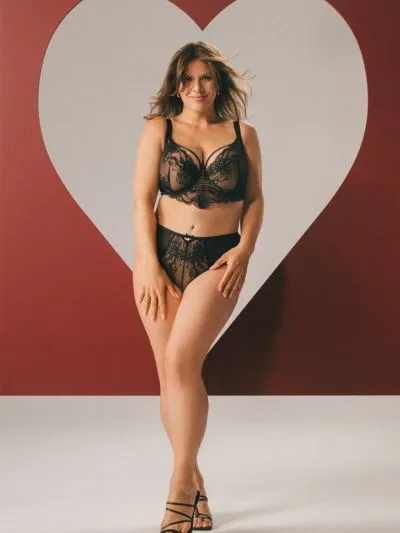 BIUSTONOSZ SAMANTA MYSTERY A123