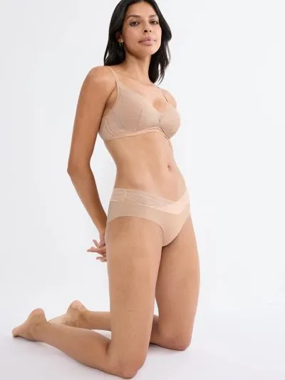 FIGI TRIUMPH BREATHE & LIFT SMATR HIPSTER