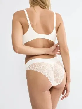 FIGI TRIUMPH BODY MAKE-UP ILLUSION LACE HIGHLEG TAI