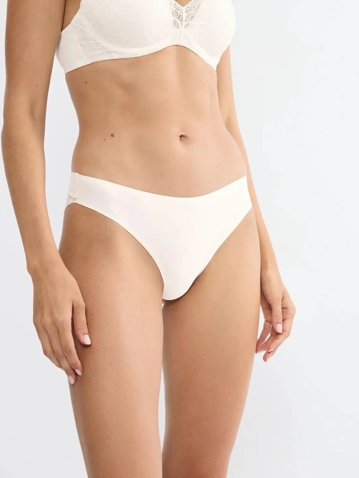 FIGI TRIUMPH BODY MAKE-UP ILLUSION LACE HIGHLEG TAI