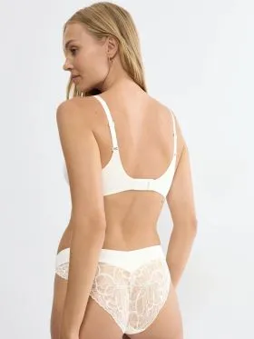 BIUSTONOSZ TRIUMPH BODY MAKE-UP ILLUSION LACE WP